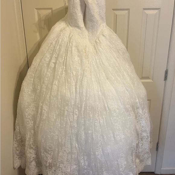 Vera Wang Spring 2018 ball gown - Picture 4 of 4